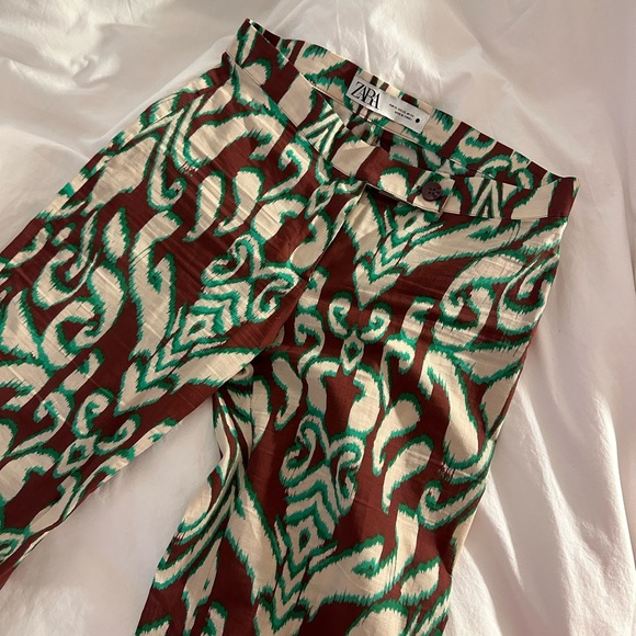 Zara Pant and Open Shirt Matching Set

Size XS - Picture 7 of 7